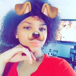 Meet your Posher, Elaina